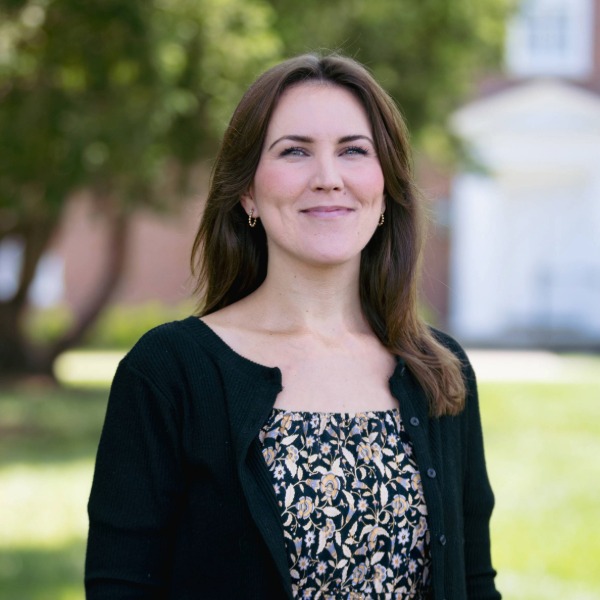 Kayla Peterson headshot