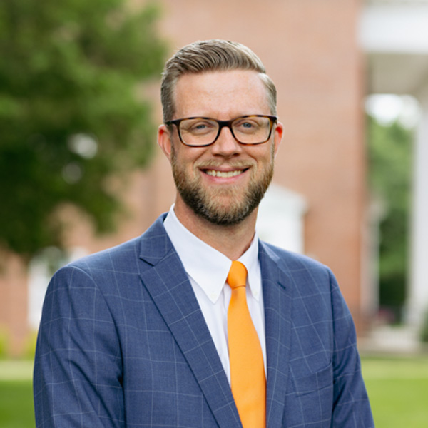Dr. Thacker headshot